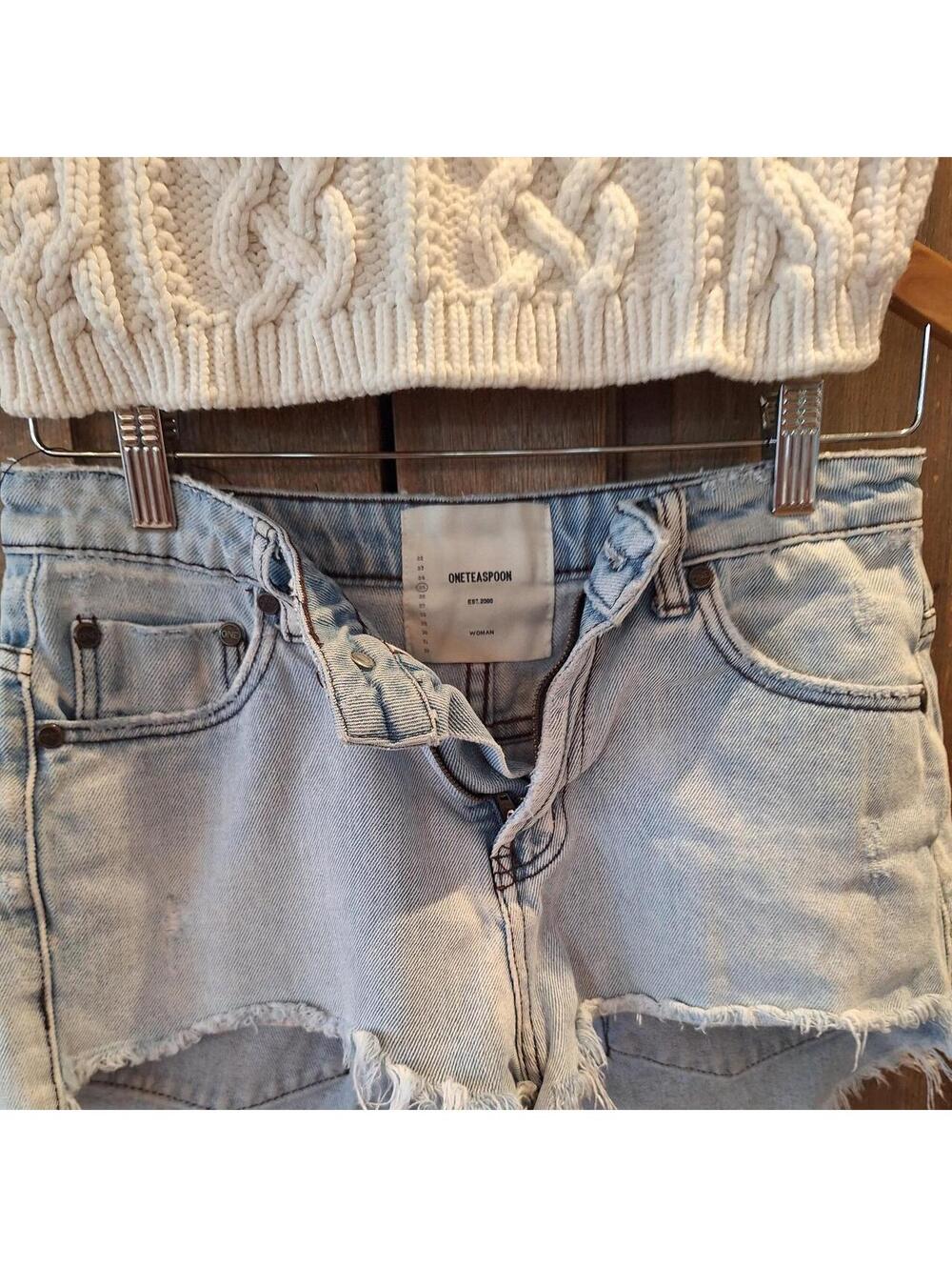 One Teaspoon Women's Blueish denim shorts, XS, 25W.